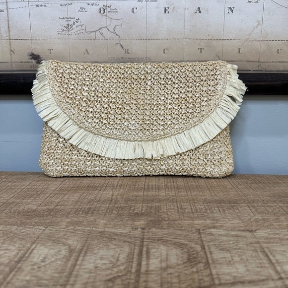 Handbags - The North Shore Clutch